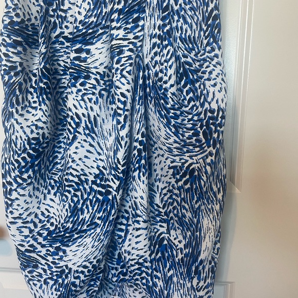 Express Blue and White Patterned Dress - Picture 4 of 5